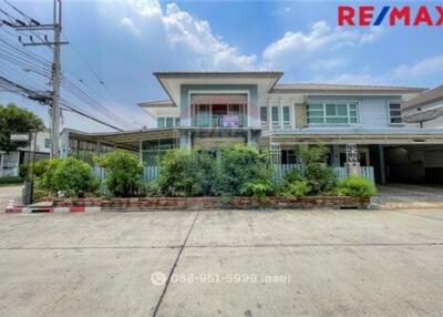 305 Sqm., 4 Beds Townhouse listed for ฿ 12,900,000.