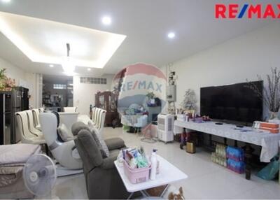 444 Sqm., 6 Beds Townhouse listed for ฿ 14,800,000.