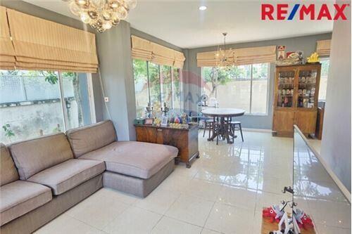 180 Sqm., 3 Beds Townhouse listed for ฿ 5,990,000.