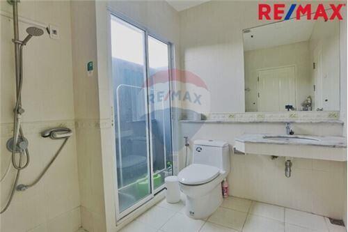 180 Sqm., 3 Beds Townhouse listed for ฿ 5,990,000.