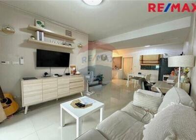 90 Sqm., 3 Beds Townhouse listed for ฿ 2,390,000.