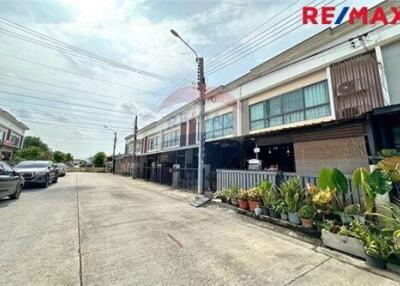 90 Sqm., 3 Beds Townhouse listed for ฿ 2,390,000.