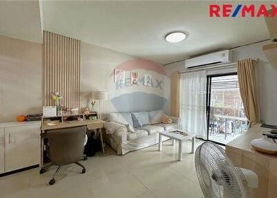 90 Sqm., 3 Beds Townhouse listed for ฿ 2,390,000.