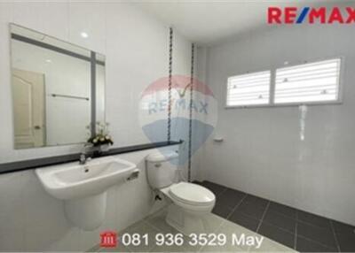 140 Sqm., 3 Beds Townhouse listed for ฿ 3,750,000.