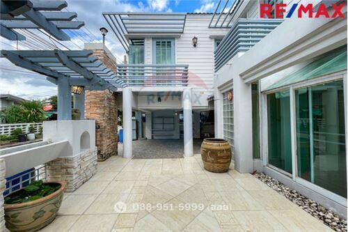 270 Sqm., 4 Beds Townhouse listed for ฿ 6,200,000.