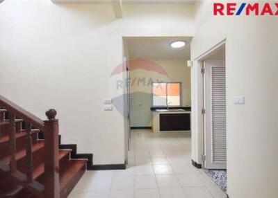 200 Sqm., 4 Beds Townhouse listed for ฿ 2,790,000.