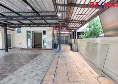 200 Sqm., 4 Beds Townhouse listed for ฿ 2,790,000.