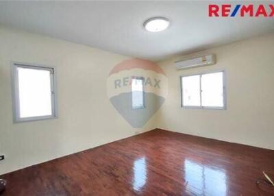 200 Sqm., 4 Beds Townhouse listed for ฿ 2,790,000.