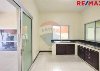 200 Sqm., 4 Beds Townhouse listed for ฿ 2,790,000.