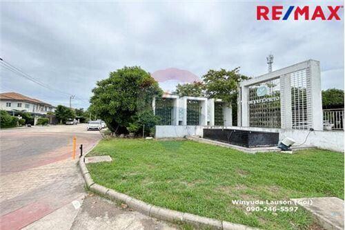 130 Sqm., 3 Beds Townhouse listed for ฿ 3,290,000.