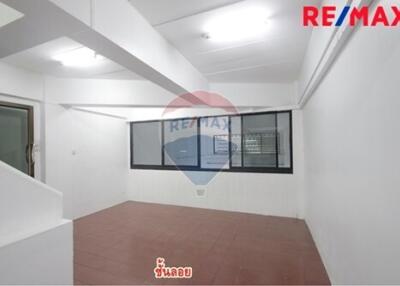 320 Sqm. Townhouse listed for ฿ 4,200,000.