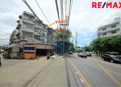 320 Sqm. Townhouse listed for ฿ 4,200,000.