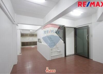 320 Sqm. Townhouse listed for ฿ 4,200,000.