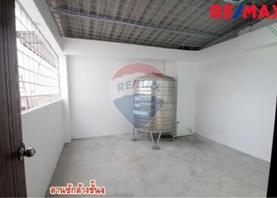 320 Sqm. Townhouse listed for ฿ 4,200,000.