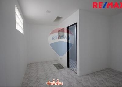 320 Sqm. Townhouse listed for ฿ 4,200,000.