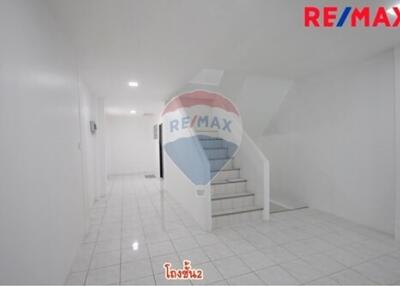 320 Sqm. Townhouse listed for ฿ 4,200,000.