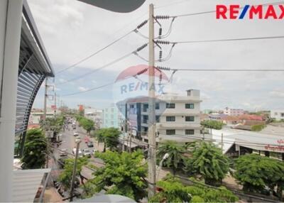 320 Sqm. Townhouse listed for ฿ 4,200,000.