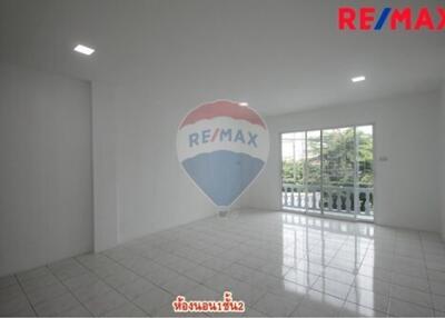 320 Sqm. Townhouse listed for ฿ 4,200,000.