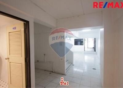 320 Sqm. Townhouse listed for ฿ 4,200,000.