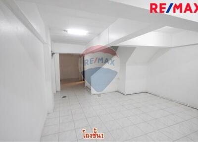 320 Sqm. Townhouse listed for ฿ 4,200,000.