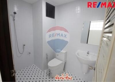 320 Sqm. Townhouse listed for ฿ 4,200,000.