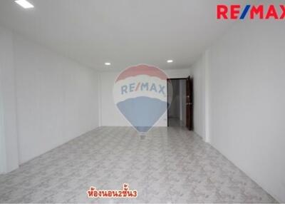 320 Sqm. Townhouse listed for ฿ 4,200,000.