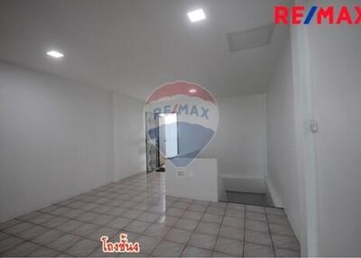 320 Sqm. Townhouse listed for ฿ 4,200,000.