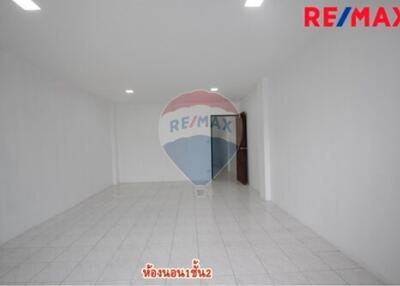 320 Sqm. Townhouse listed for ฿ 4,200,000.