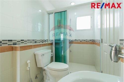 145 Sqm., 3 Beds Townhouse listed for ฿ 3,900,000.