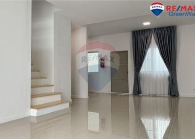 72 Sqm., 3 Beds, 2 Baths Townhouse listed for ฿ 2,100,000.