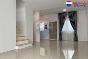 72 Sqm., 3 Beds, 2 Baths Townhouse listed for ฿ 2,100,000.