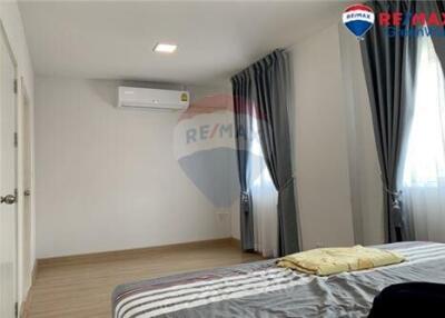 72 Sqm., 3 Beds, 2 Baths Townhouse listed for ฿ 2,100,000.