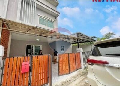 150 Sqm., 4 Beds Townhouse listed for ฿ 3,290,000.