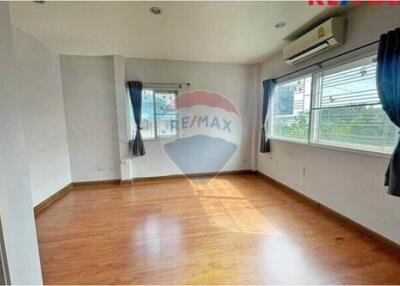 150 Sqm., 4 Beds Townhouse listed for ฿ 3,290,000.