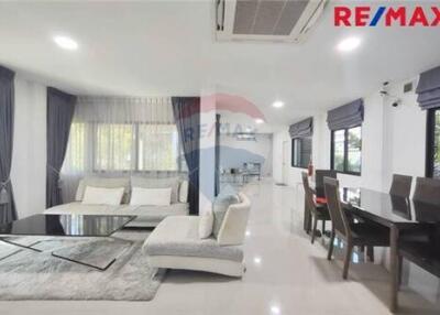 185 Sqm., 4 Beds Townhouse listed for ฿ 6,900,000.