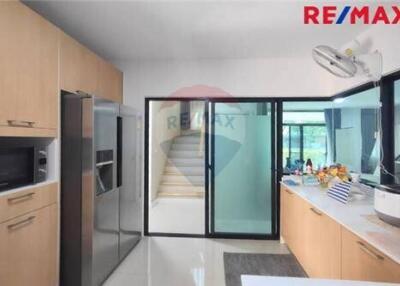 185 Sqm., 4 Beds Townhouse listed for ฿ 6,900,000.