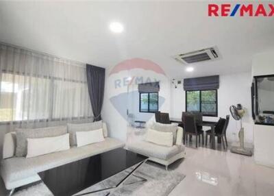 185 Sqm., 4 Beds Townhouse listed for ฿ 6,900,000.