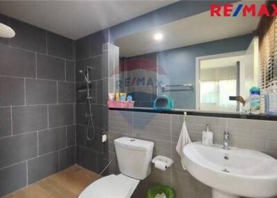 185 Sqm., 4 Beds Townhouse listed for ฿ 6,900,000.