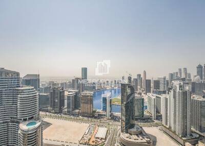 Full Fountain and Burj Khalifa View I High Floor