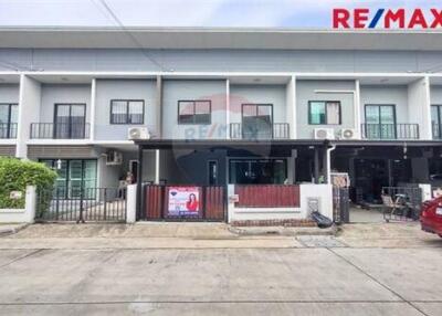 112 Sqm., 3 Beds Townhouse listed for ฿ 1,950,000.