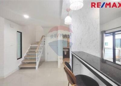 112 Sqm., 3 Beds Townhouse listed for ฿ 1,950,000.