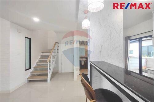 112 Sqm., 3 Beds Townhouse listed for ฿ 1,950,000.