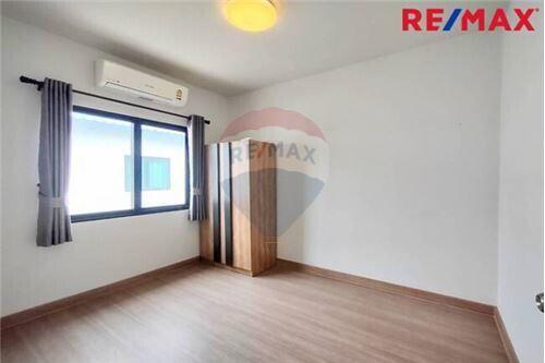 112 Sqm., 3 Beds Townhouse listed for ฿ 1,950,000.