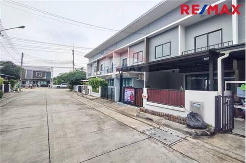 112 Sqm., 3 Beds Townhouse listed for ฿ 1,950,000.