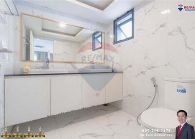 176 Sqm., 3 Beds, 3 Baths Townhouse listed for ฿ 10,900,000.