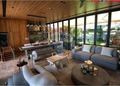 951 Sqm., 5 Beds Townhouse listed for ฿ 99,500,000.