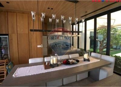 951 Sqm., 5 Beds Townhouse listed for ฿ 99,500,000.