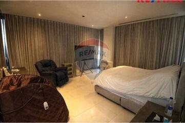 951 Sqm., 5 Beds Townhouse listed for ฿ 99,500,000.