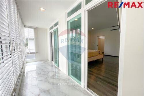 147 Sqm., 4 Beds Townhouse listed for ฿ 18,900,000.