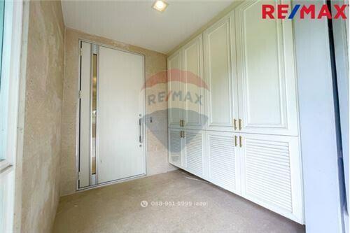 147 Sqm., 4 Beds Townhouse listed for ฿ 18,900,000.